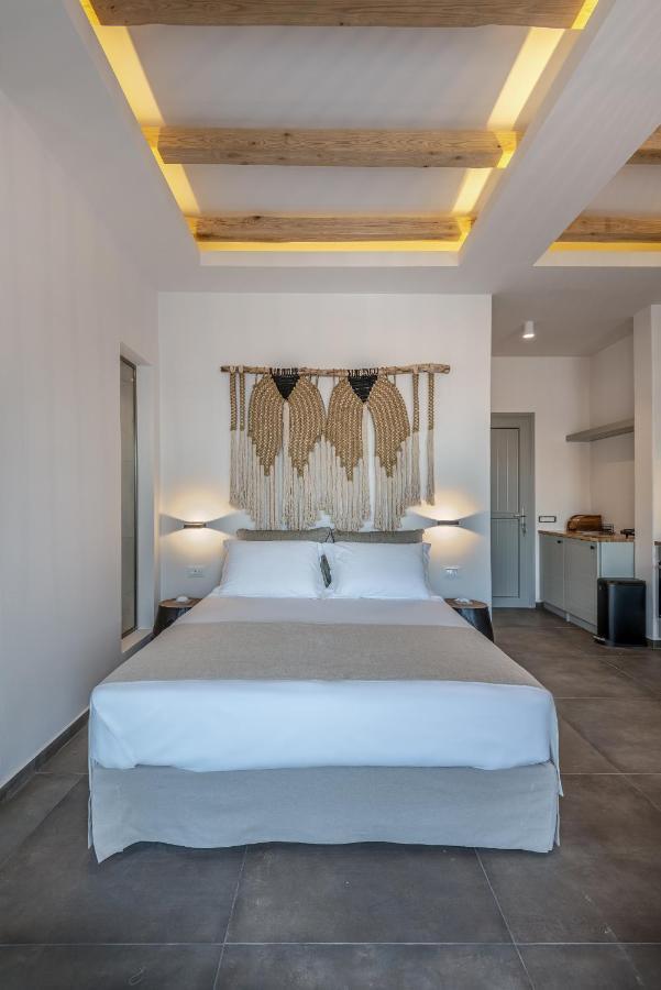 Vivere Luxury Suites Pera Gyalos エクステリア 写真