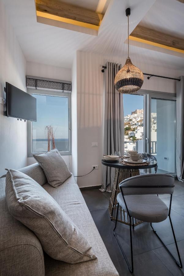 Vivere Luxury Suites Pera Gyalos エクステリア 写真