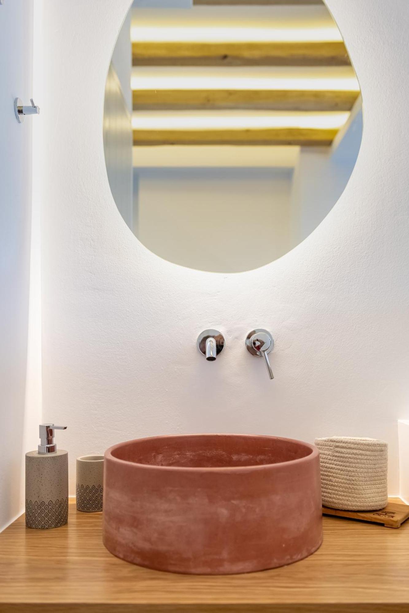 Vivere Luxury Suites Pera Gyalos エクステリア 写真